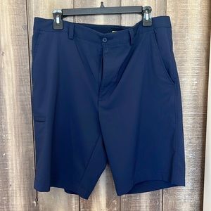 Men’s stretchy golf shorts